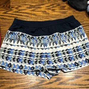 Crepe material shorts